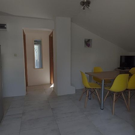 Apartman Tea Karlobag Zewnętrze zdjęcie