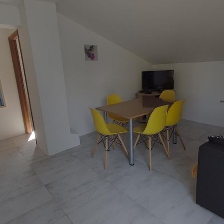 Apartman Tea Karlobag Zewnętrze zdjęcie